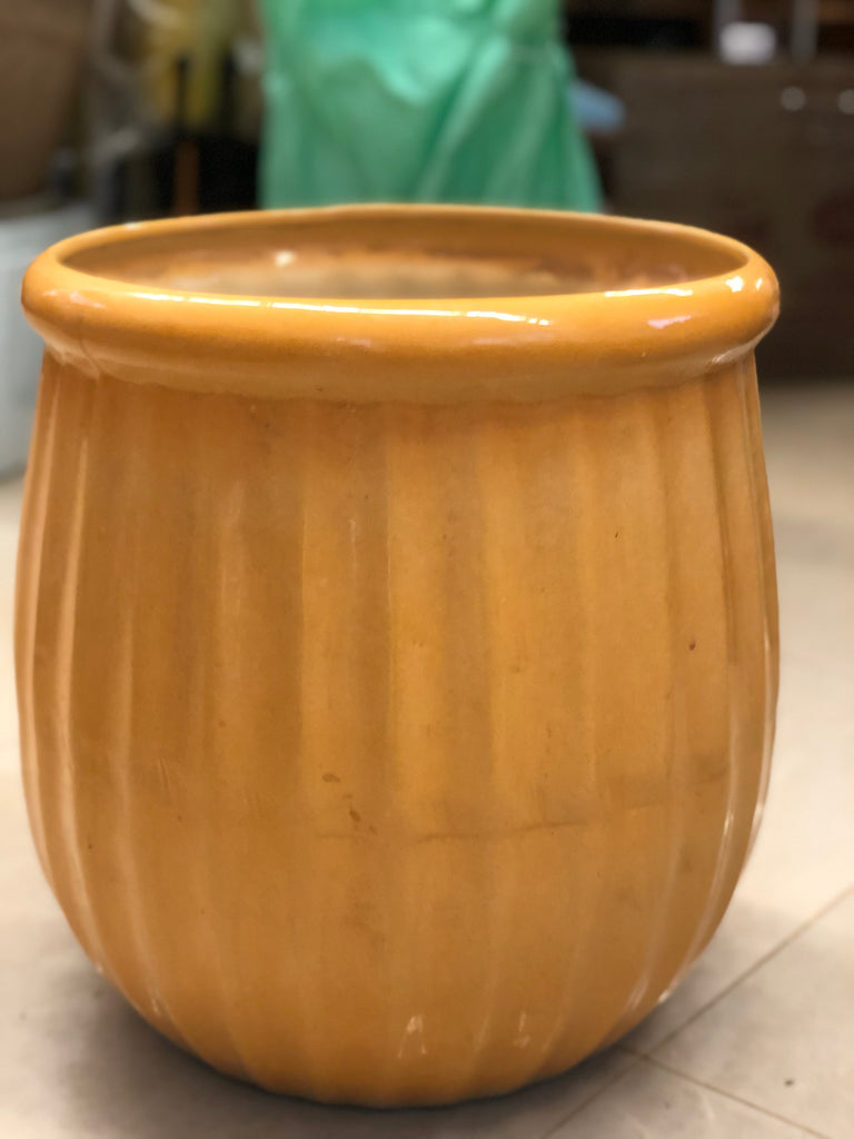 Line round ceramic pot