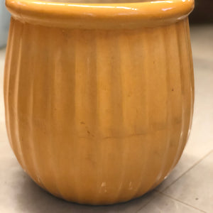 Line round ceramic pot