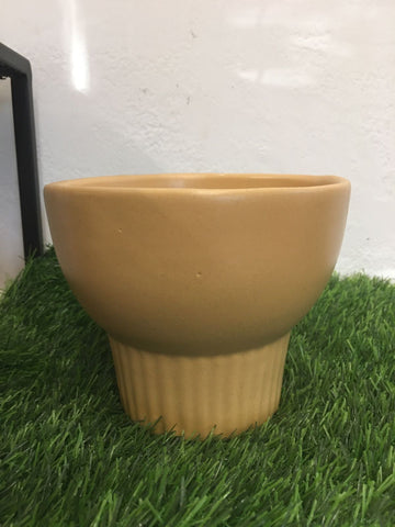 Build Hold ceramic pot