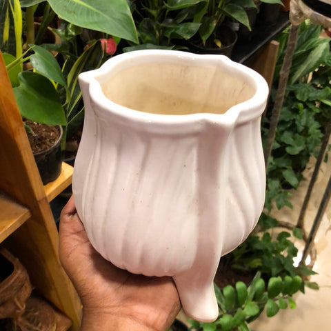 Ceramic pot white 3 leg