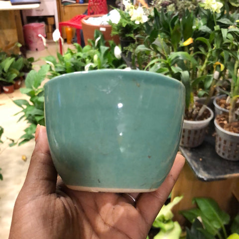 Ceramic Egg pot