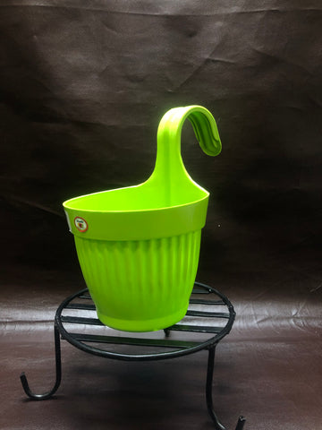 lily hook plastic pot